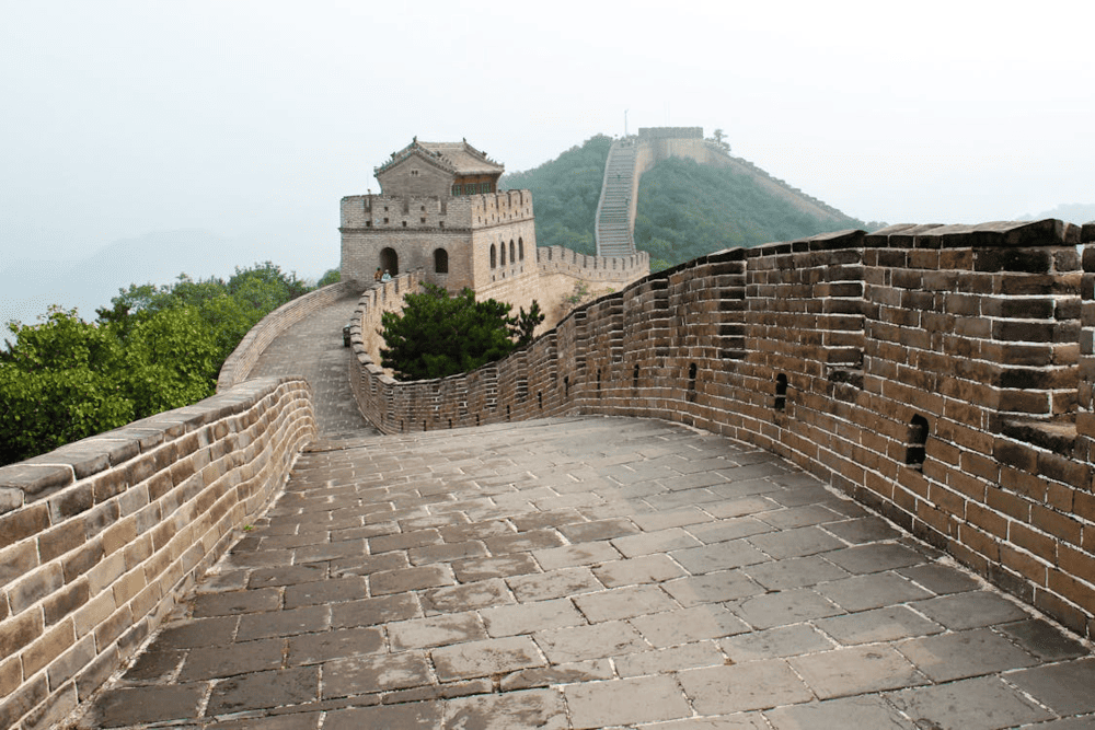 Each section offers unique charm, from rugged Sichuan to majestic stretches near Beijing (Source: Pexels)